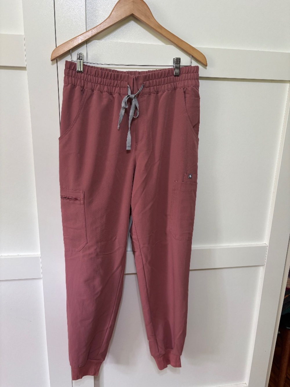 Figs Mauve Uman Relaxed Fit Joggers - scrub pants; size Medium